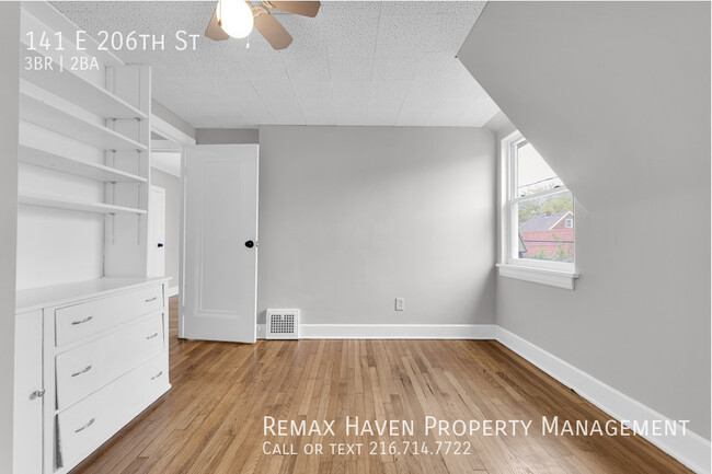 Building Photo - 141 E 206th St