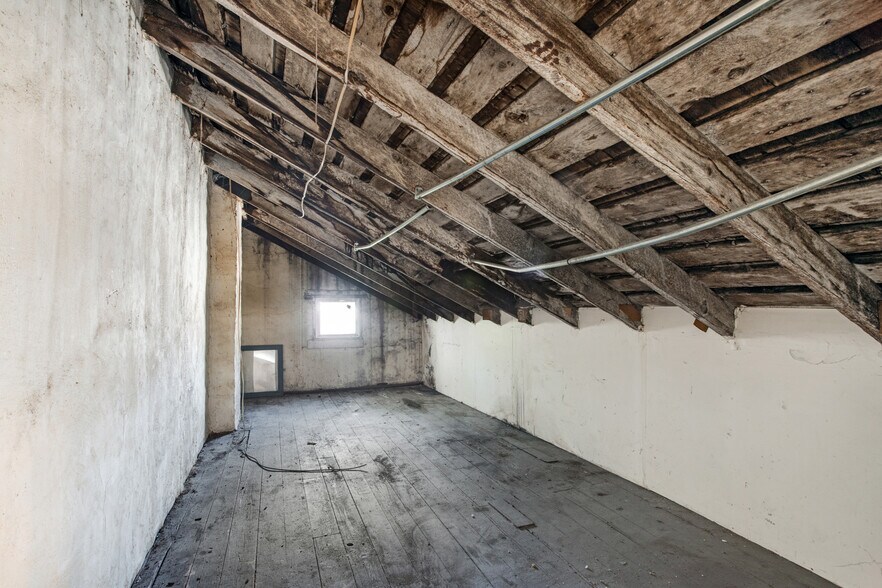 Building Photo - 2857 S 18th St