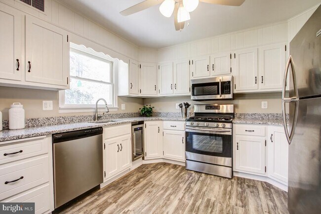 Building Photo - 11803 Rocking Horse Rd