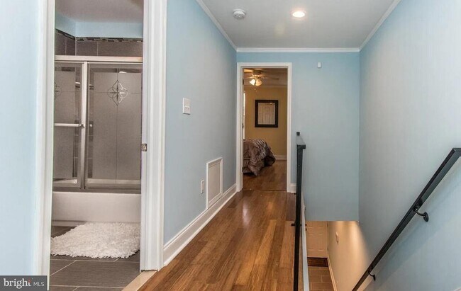 Building Photo - 2345 Turner St