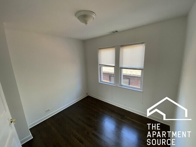 Building Photo - 3414 N Seeley Ave