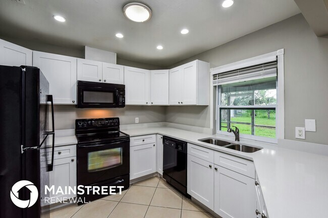 Building Photo - 1122 SE 17th St