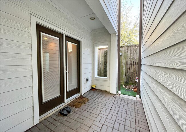 Building Photo - 4805 Jackson St