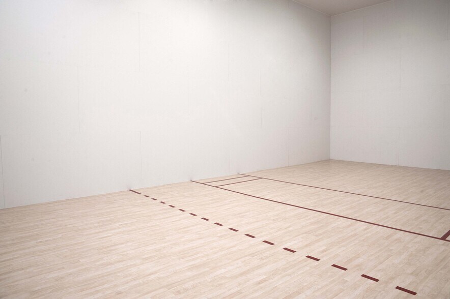 Building Photo - 225 N Miami Ave