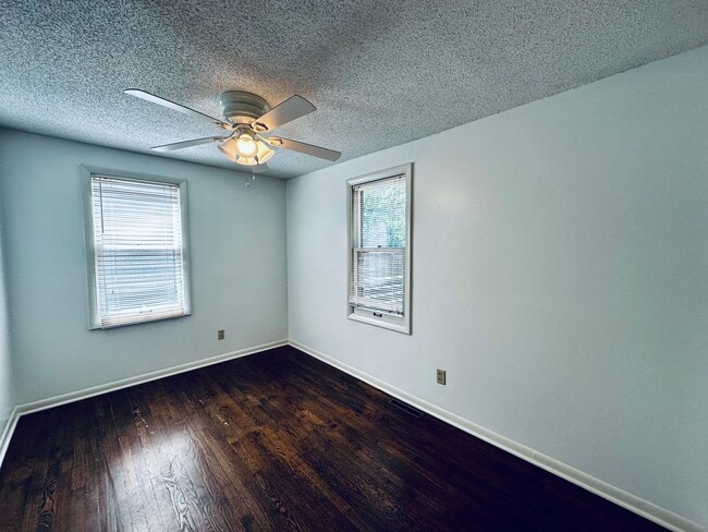 Building Photo - {8146} Charming Waldo Ranch + Hardwood Flo...