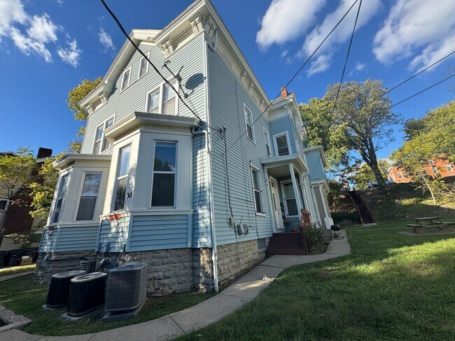 Building Photo - 30 Conklin St