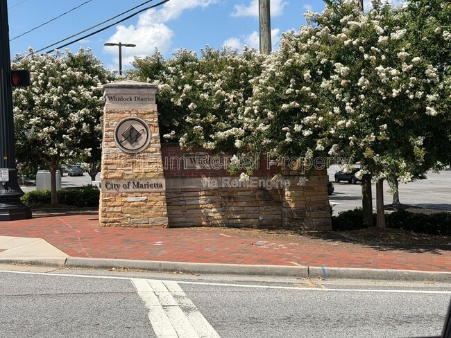 Building Photo - 467 Lees Trace SW