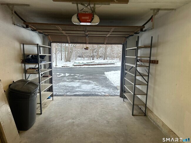 Building Photo - 151 Wynwood Dr