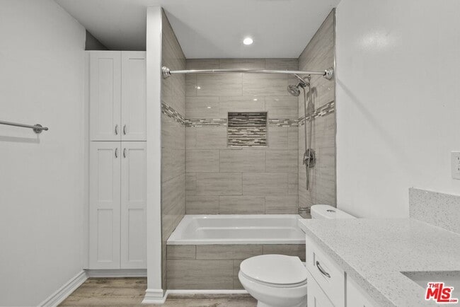 Building Photo - 6712 Cedros Ave