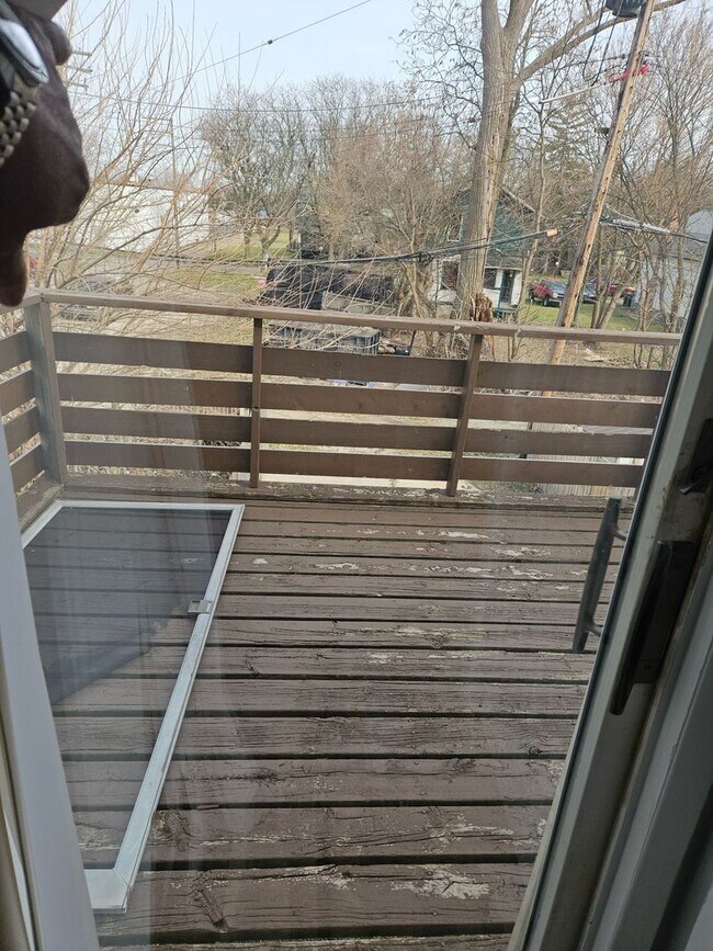 Building Photo - 2 bedroom/ 1 bathroom Detroit's Westside F...