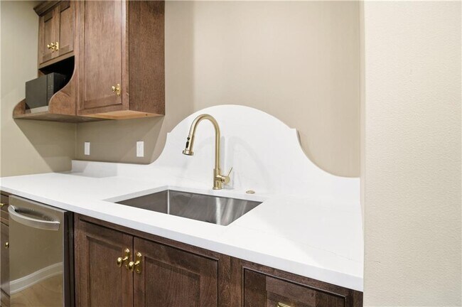 Building Photo - 388 S Main St