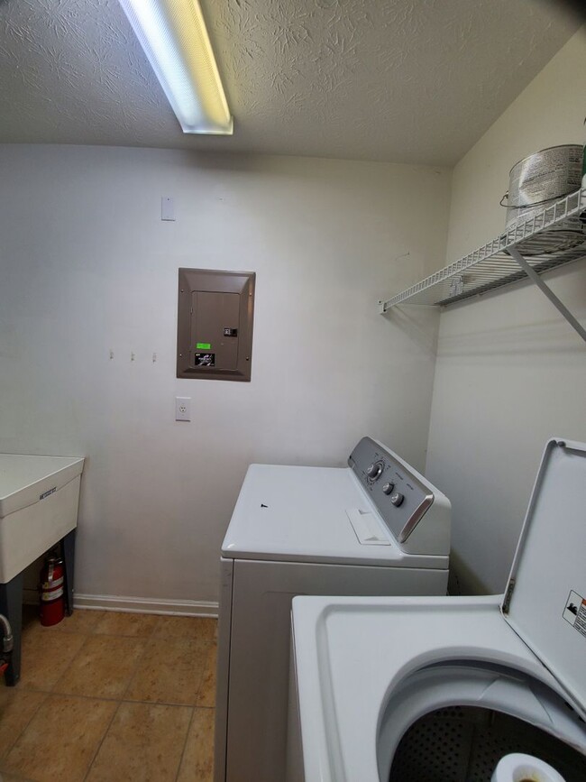 Building Photo - CHECK OUT THIS STUNNER!!  Beautifully Updated, Spacious 2 Bedrooms, 2 Full Baths Storage Closet A...