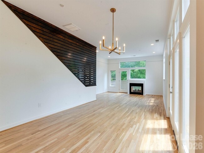 Building Photo - 1174 Park West Dr