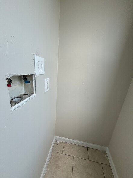Unit 3 - 843 S 18th St