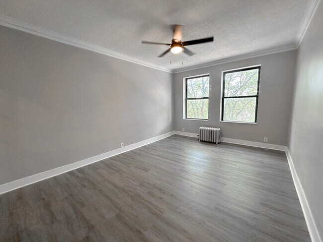 Building Photo - 6207 N Winthrop Ave