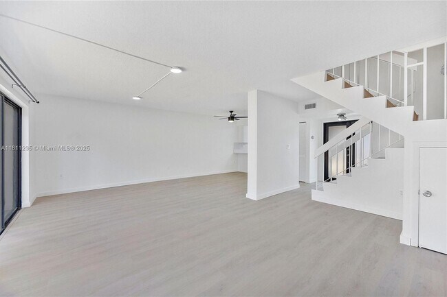 Building Photo - 3809 SW 82nd Ave