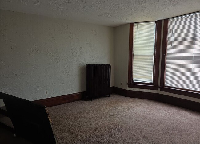 Building Photo - Cozy One Bedroom Apartment in Racine