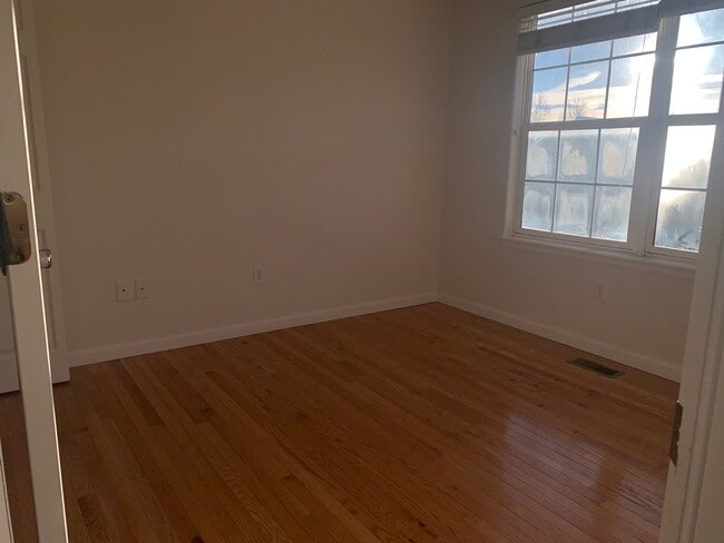 Primary bedroom - 314 Maggie St