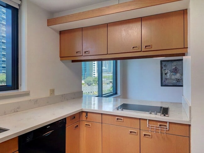 Building Photo - Stunning Kakaako 2 Bedroom at Nauru Tower