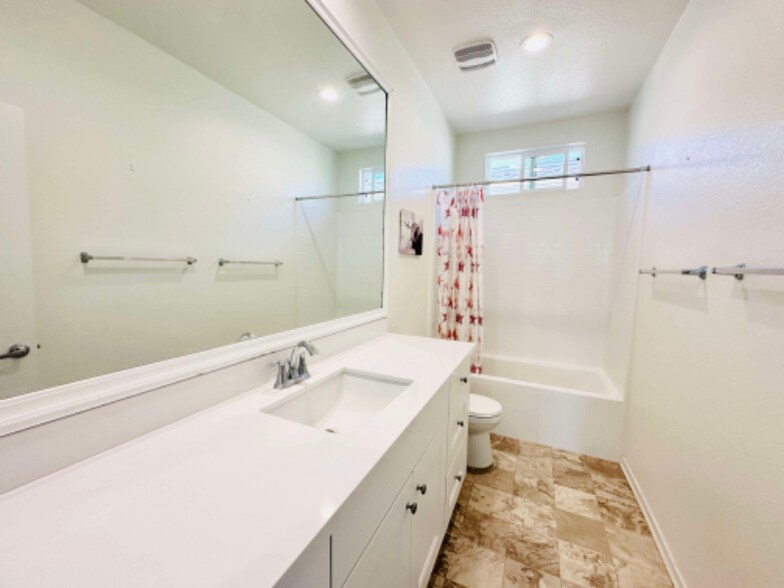 Building Photo - 1416 Keck Rd