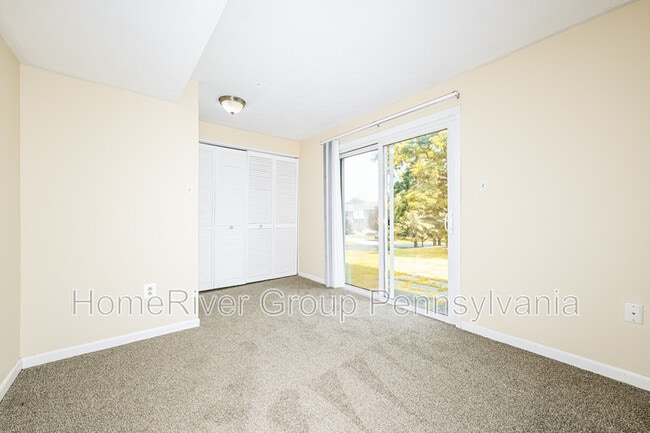 Building Photo - 331 Carters Grove Dr