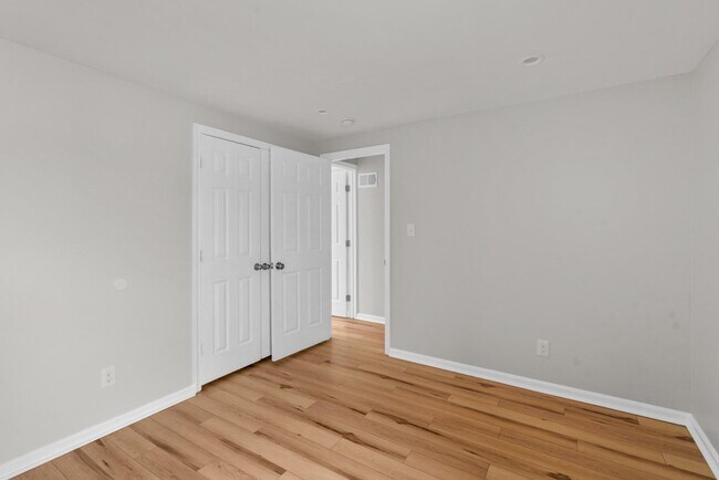 Building Photo - 2110 E Fayette St