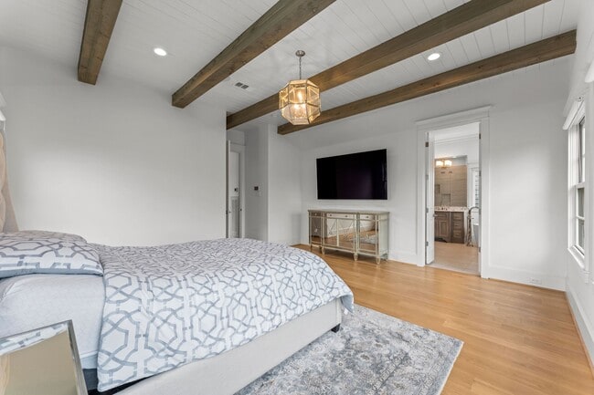 Building Photo - 426 Marshall St