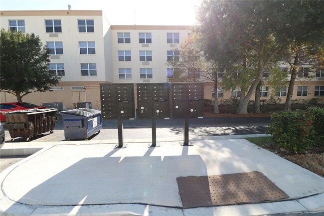 Building Photo - 4510 S Manhattan Ave