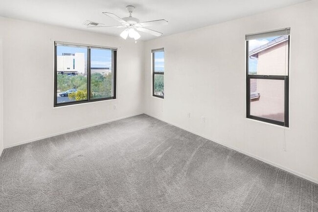 Building Photo - 2 Story-3 Bdrm, All Elecric- Energy Efficient/Vail Schools!