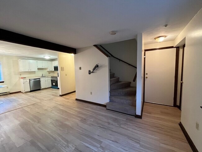 Building Photo - 53 Fairfield Park