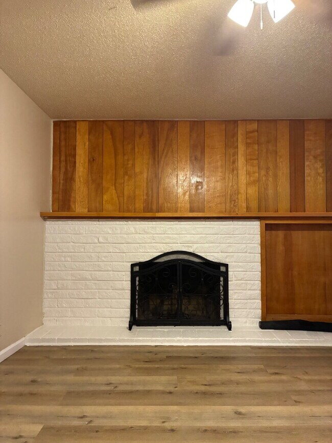 Building Photo - 2653 Agnes Way