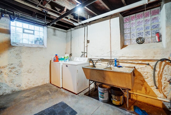 Unit 1 basement laundry - 312 E 3rd St