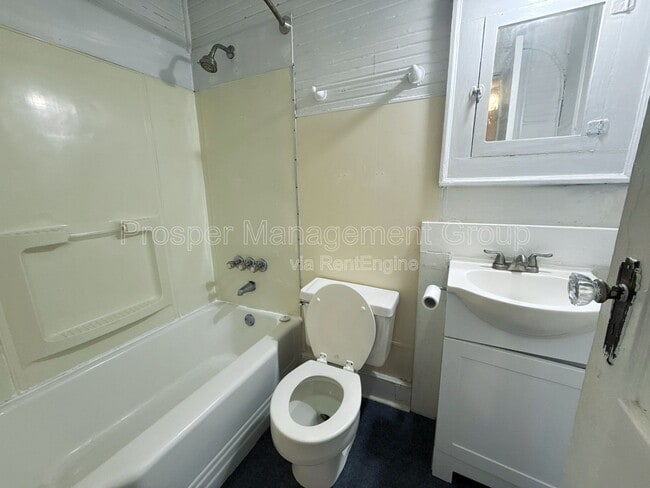 Building Photo - 93 Tradd St