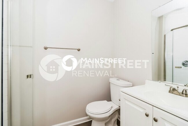 Building Photo - 3 Bedroom Pet-Friendly Home in Charlotte, NC with Main Street Renewal