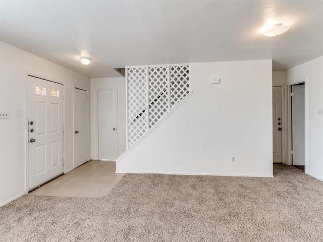 Building Photo - 2321 Colonial
