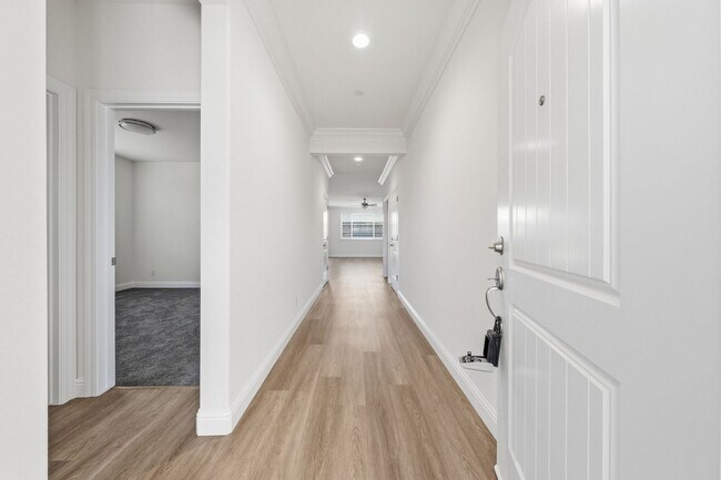 Building Photo - 2877 Ukonom Dr