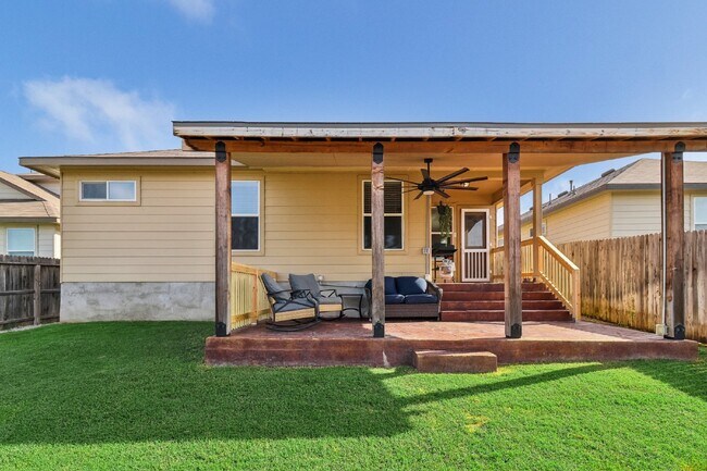 Building Photo - "Charming 4-Bedroom Oasis with custom fini...