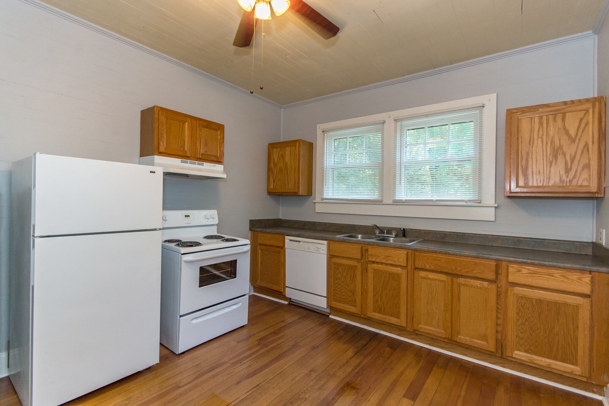 Kitchen - 36 Forrest St