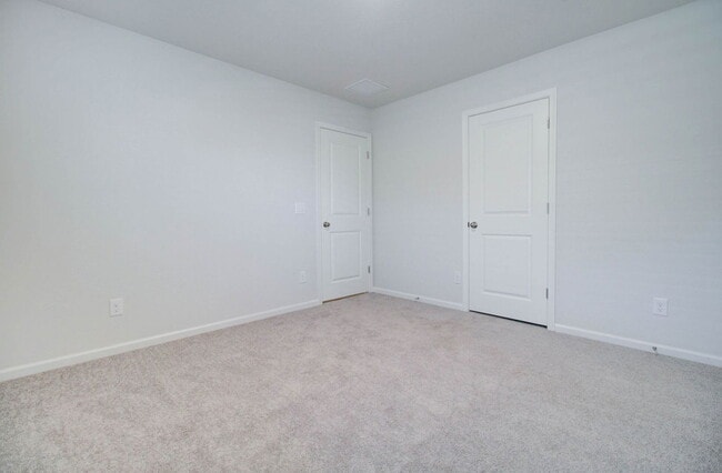 Building Photo - 2028 E Velvet Pl