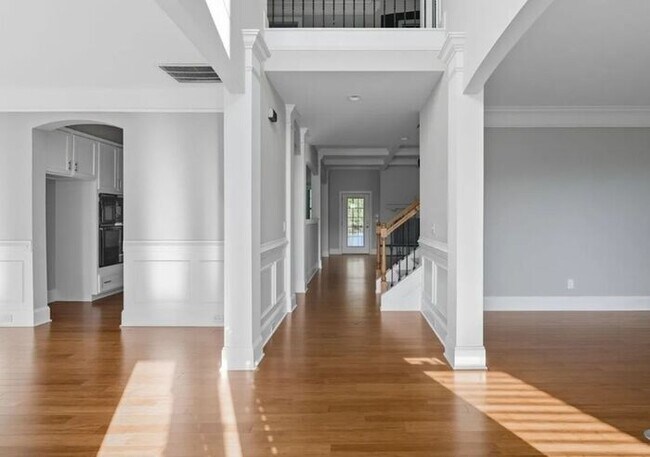 Building Photo - Ashley Oaks Luxury Home