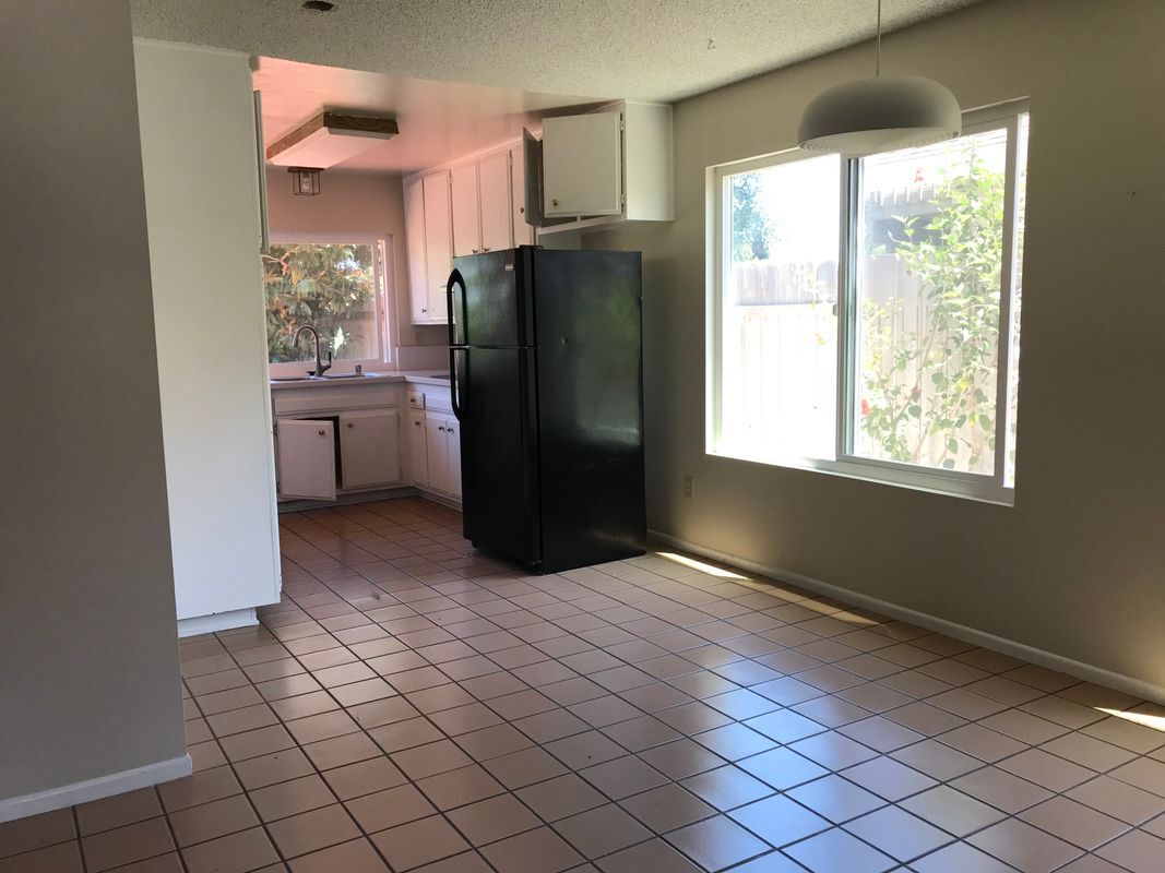 Building Photo - 4592 Benhurst Ave