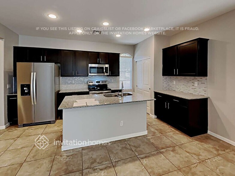 Building Photo - 1403 S Moccasin Trail