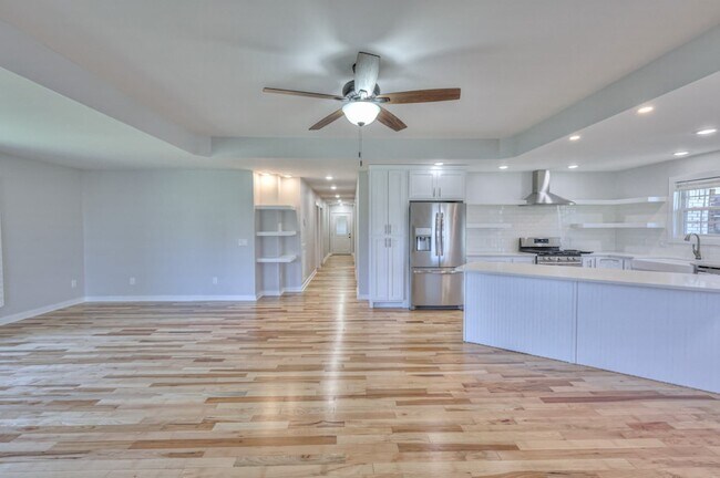 Building Photo - 1059 S Cross Bridges Rd