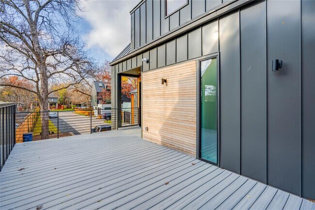 Building Photo - 1103 Cherico St