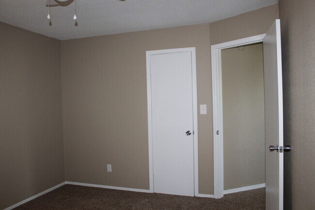 Building Photo - Midwest City Schools!