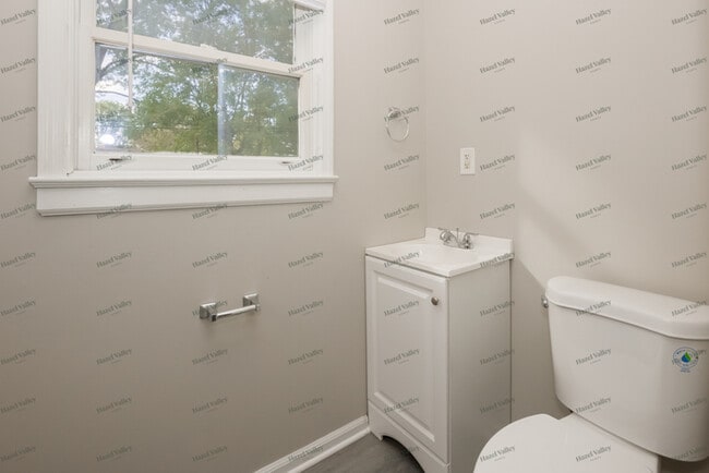 Building Photo - 309 Summit St