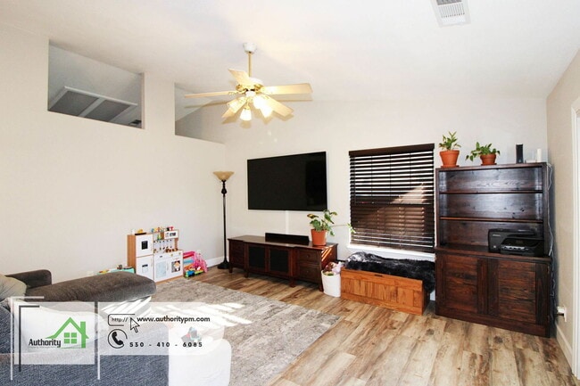 Building Photo - 11540 Vista Del Rio