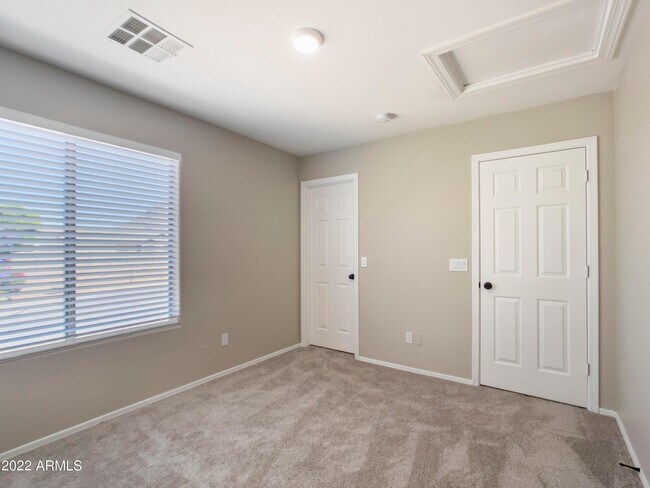 Building Photo - 2622 W Florentine Rd