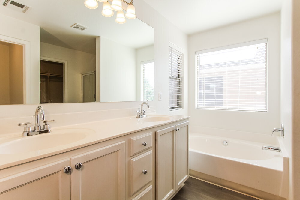 Building Photo - 3020 S 94th Ave