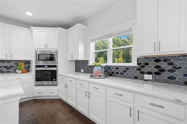 Building Photo - 4440 Kendall Pointe Dr